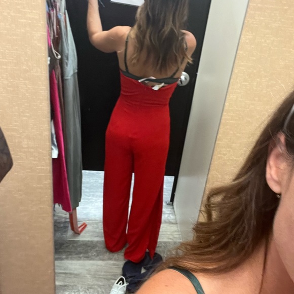 Red suit - Picture 3 of 3